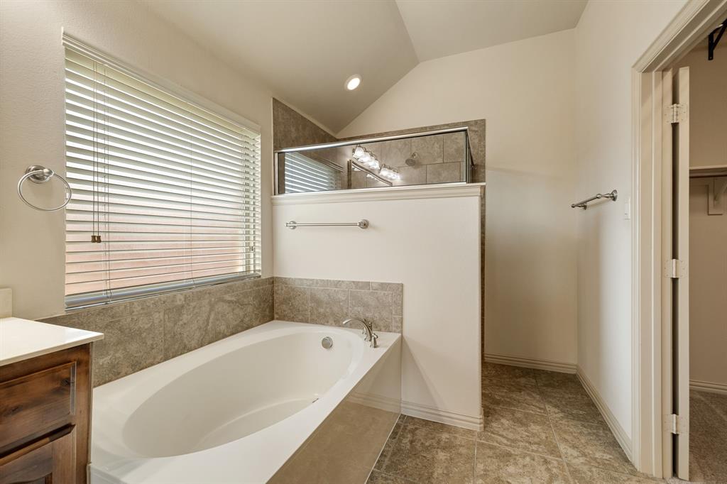 2234 Fallbrooke Drive Grand Prairie, TX 75050 - Photo 22 of 36