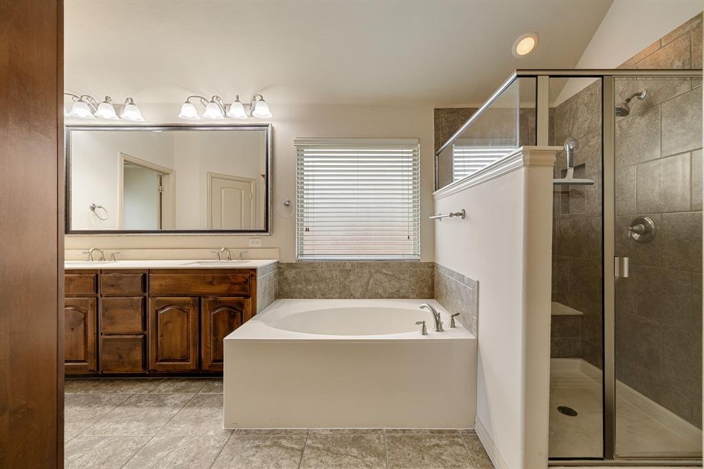 2234 Fallbrooke Drive Grand Prairie, TX 75050 - Photo 24 of 36