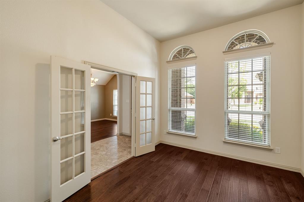 2234 Fallbrooke Drive Grand Prairie, TX 75050 - Photo 9 of 36