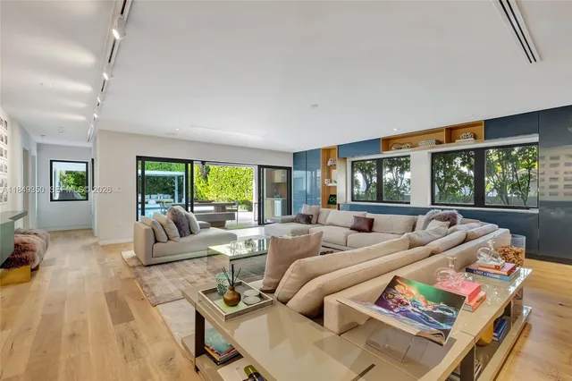 $4,800,000 | 2152 Prairie Avenue, Miami Beach, FL 33139