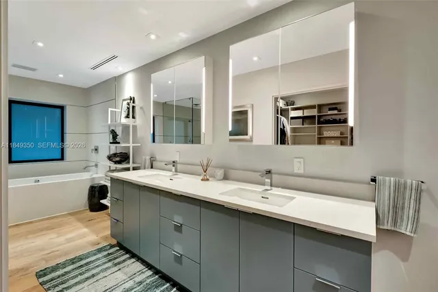 $4,800,000 | 2152 Prairie Avenue, Miami Beach, FL 33139