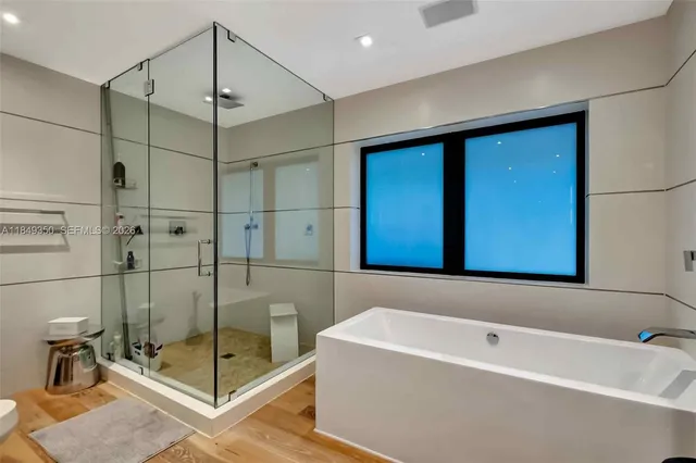 $4,800,000 | 2152 Prairie Avenue, Miami Beach, FL 33139