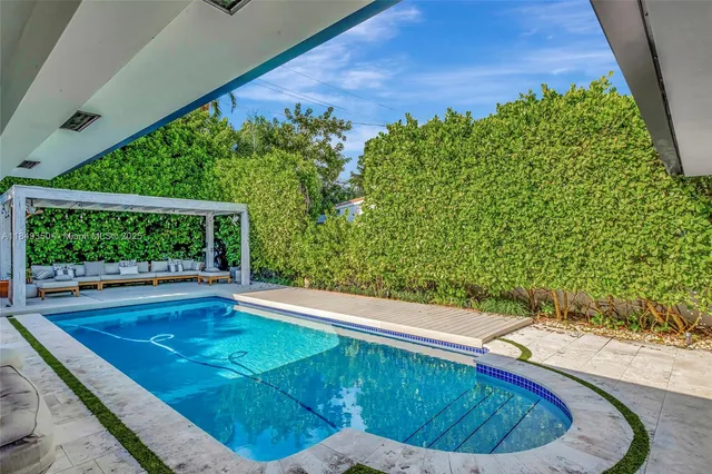 $4,999,000 | 2152 Prairie Avenue, Miami Beach, FL 33139