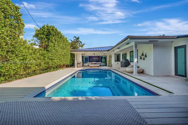 $4,999,000 | 2152 Prairie Avenue, Miami Beach, FL 33139