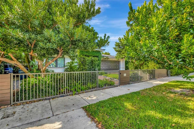 $4,999,000 | 2152 Prairie Avenue, Miami Beach, FL 33139