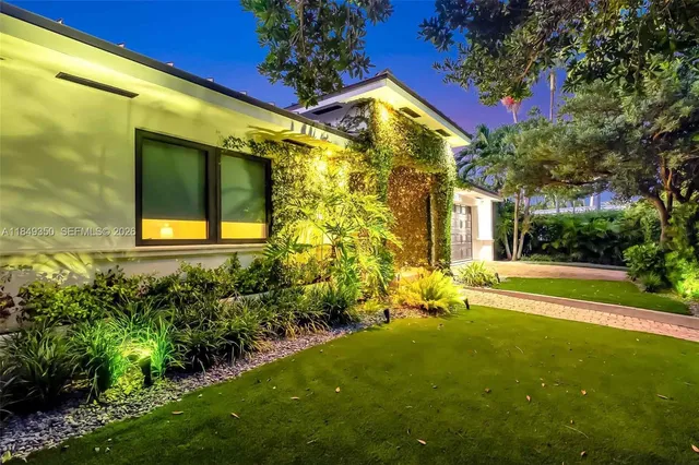 $4,800,000 | 2152 Prairie Avenue, Miami Beach, FL 33139