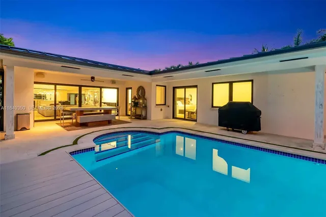 $4,800,000 | 2152 Prairie Avenue, Miami Beach, FL 33139