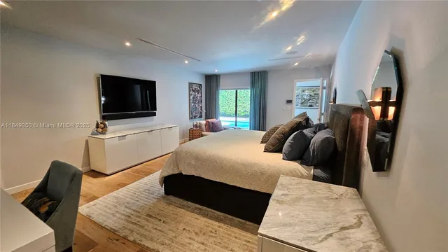 $4,999,000 | 2152 Prairie Avenue, Miami Beach, FL 33139