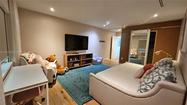 $4,999,000 | 2152 Prairie Avenue, Miami Beach, FL 33139