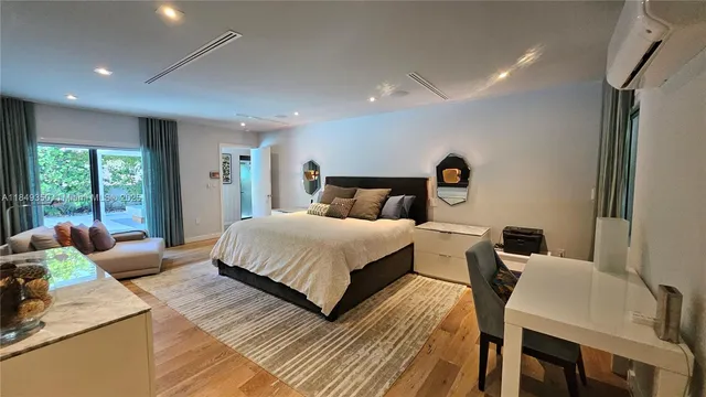 $4,999,000 | 2152 Prairie Avenue, Miami Beach, FL 33139