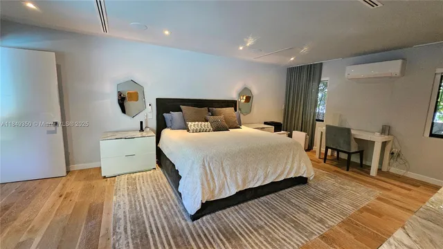 $4,999,000 | 2152 Prairie Avenue, Miami Beach, FL 33139