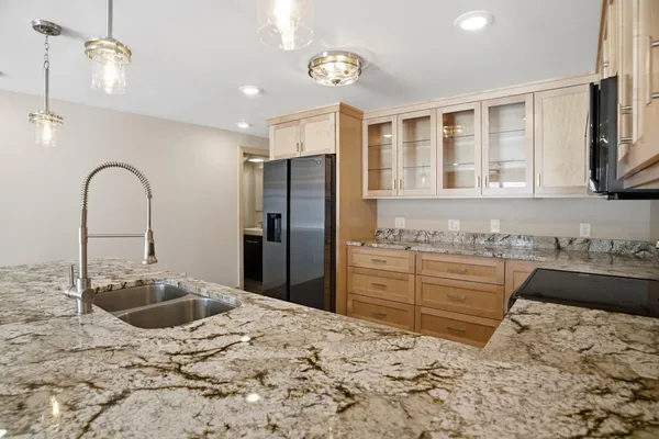 $999,900 | 1162 Lakewood Drive South, Maplewood, MN 55119