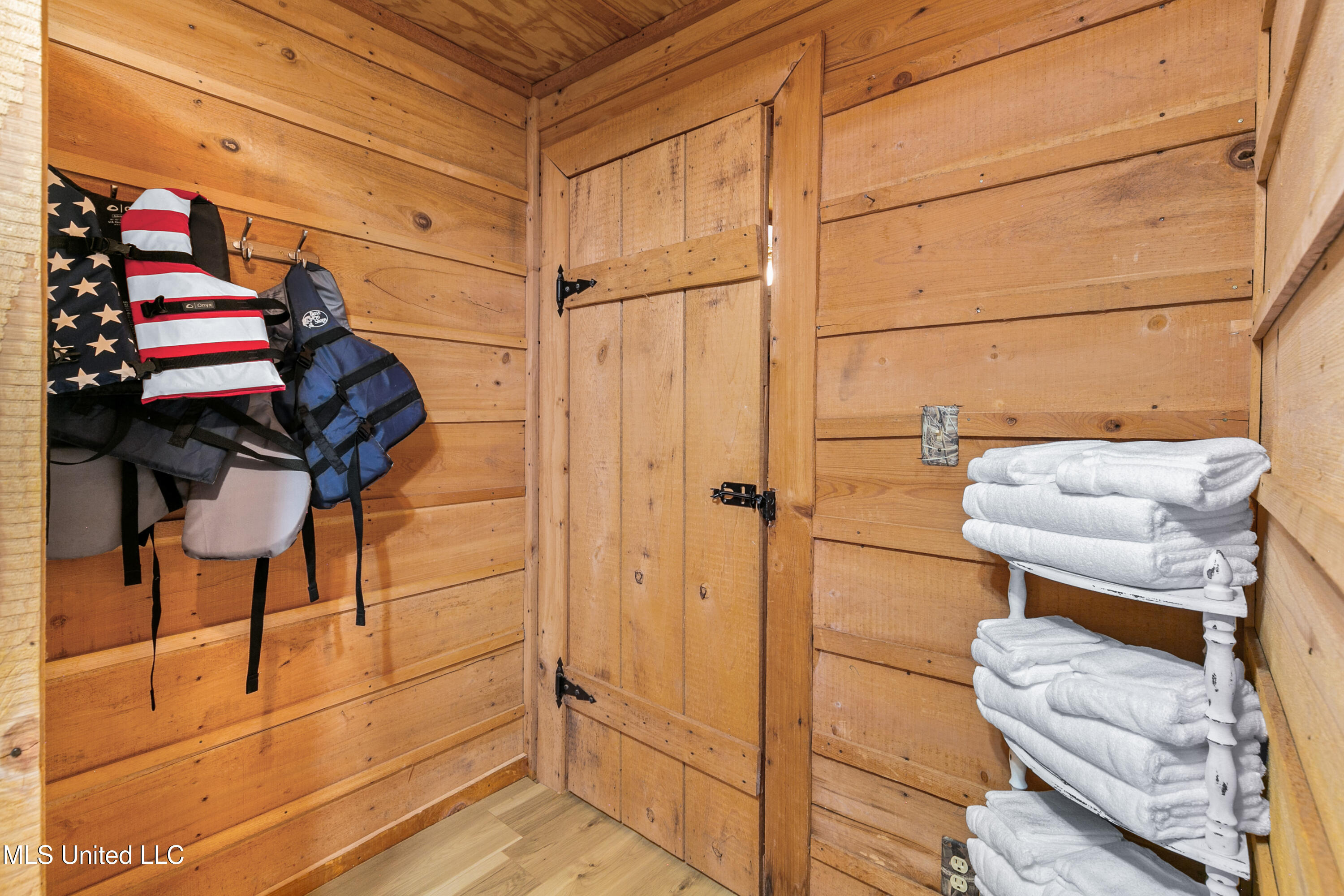 3011 Crowder Creek Road Carthage, MS 39051 - Photo 60 of 103 cabins2023-36