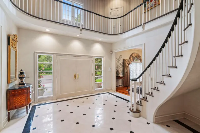 a view of entryway with a front door