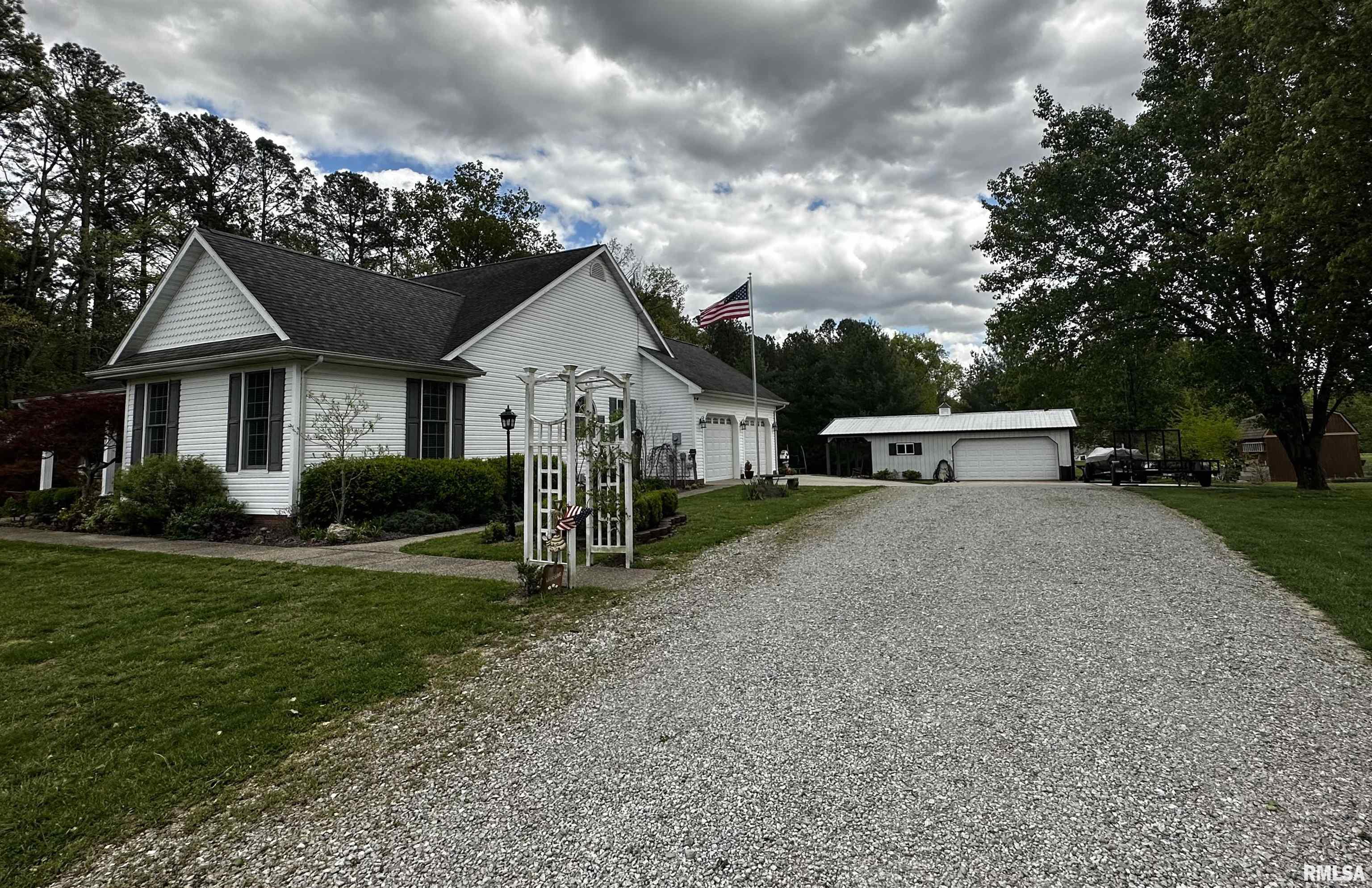 1722 Ullman Road Centralia, IL 62801 - Photo 7 of 91