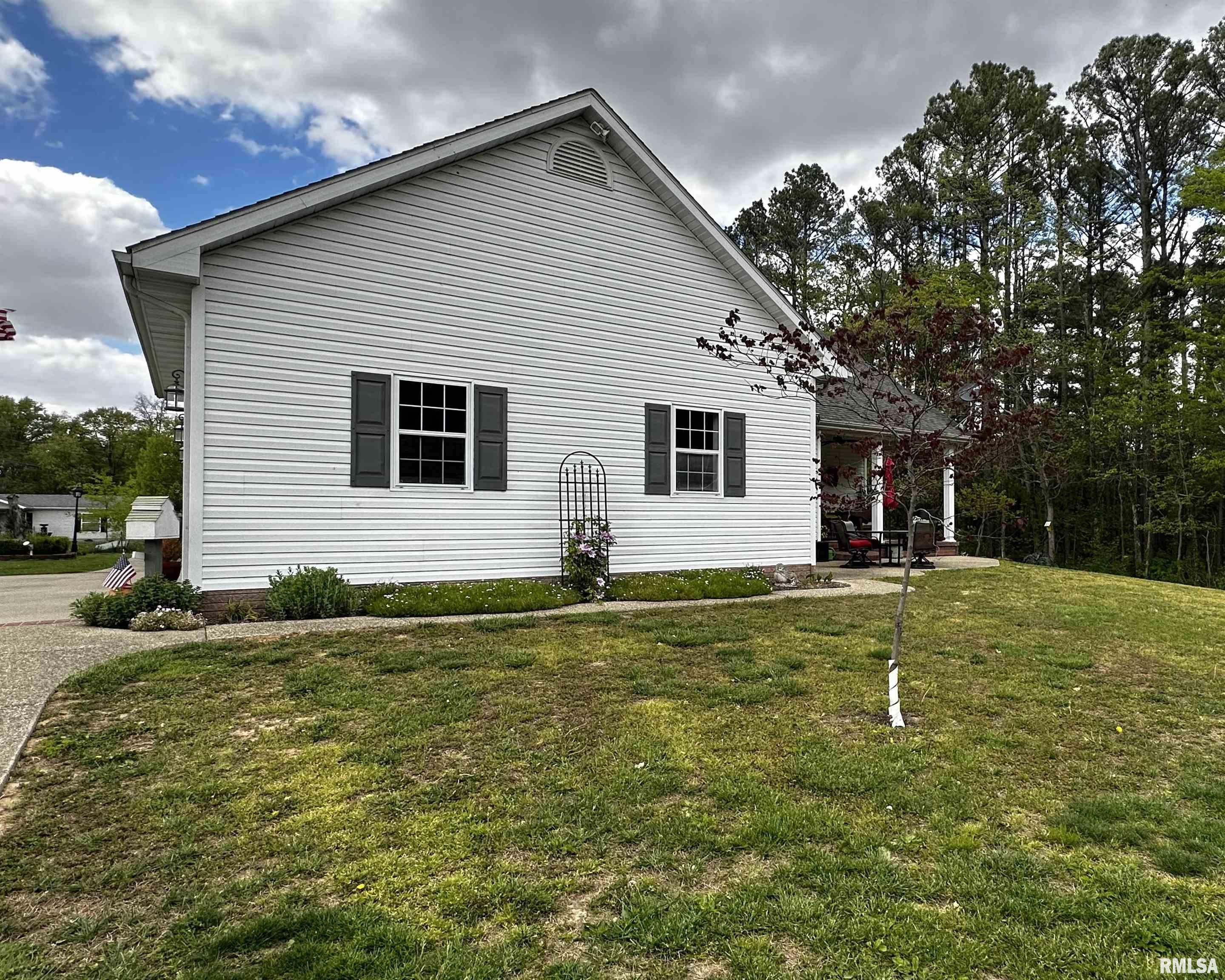1722 Ullman Road Centralia, IL 62801 - Photo 9 of 91