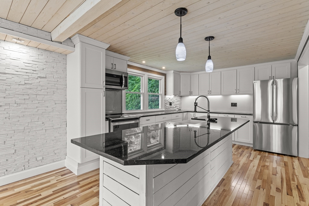 540 Bodwell Road Manchester, NH 03109 - Photo 13 of 42 Gallery Image 13