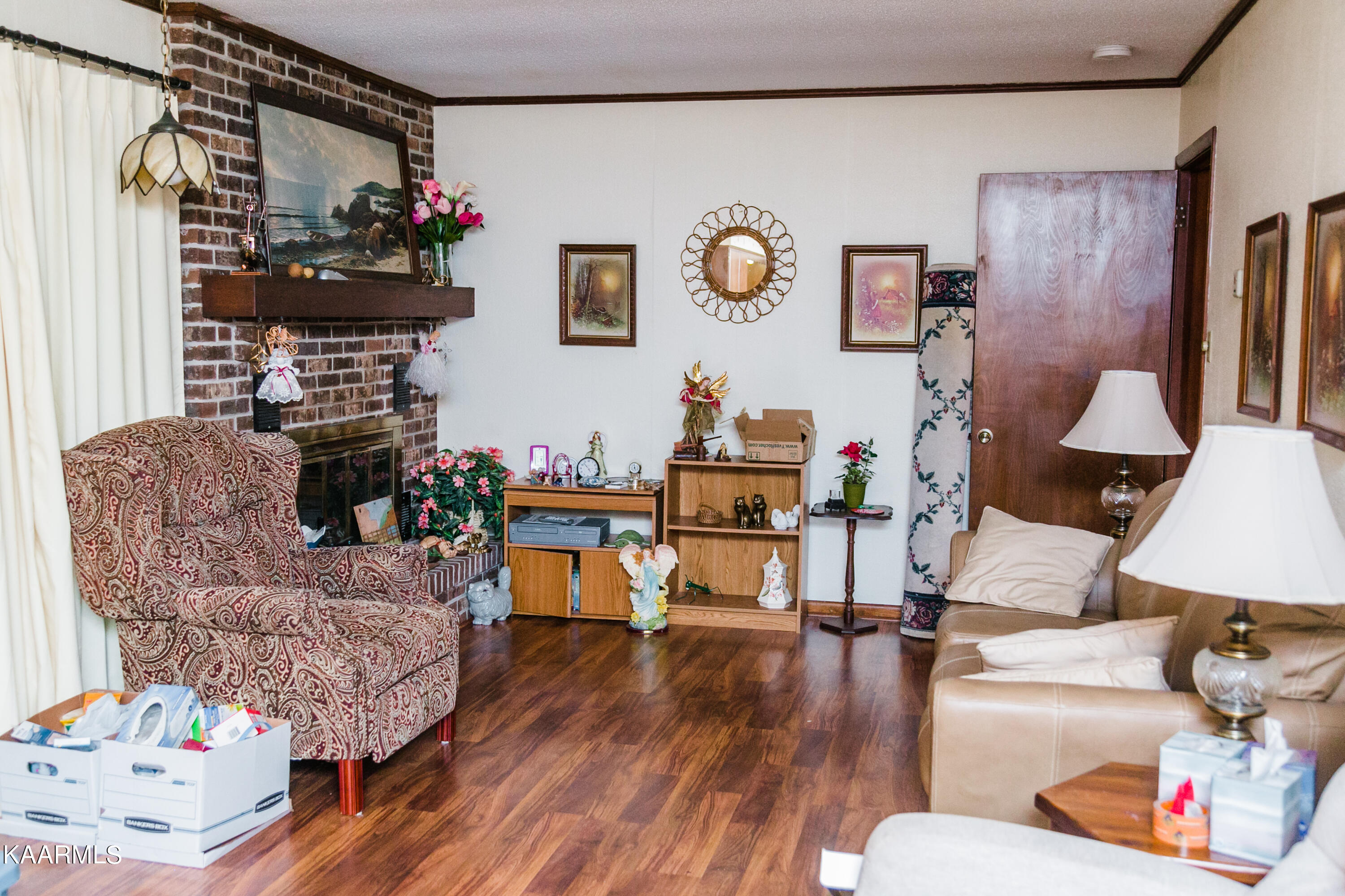 937 Radnor Road Maryville, TN 37804 - Photo 12 of 33 937Radnor-family room 2