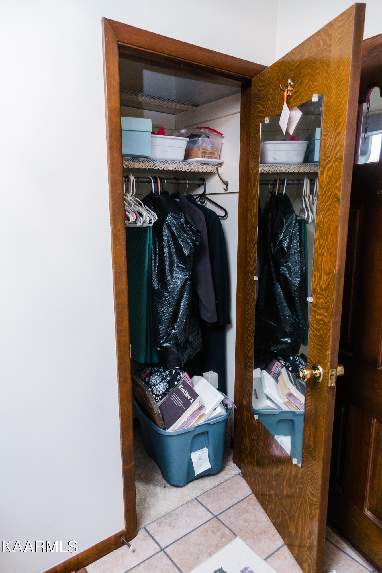 937 Radnor Road Maryville, TN 37804 - Photo 5 of 33 937Radnor-entry closet