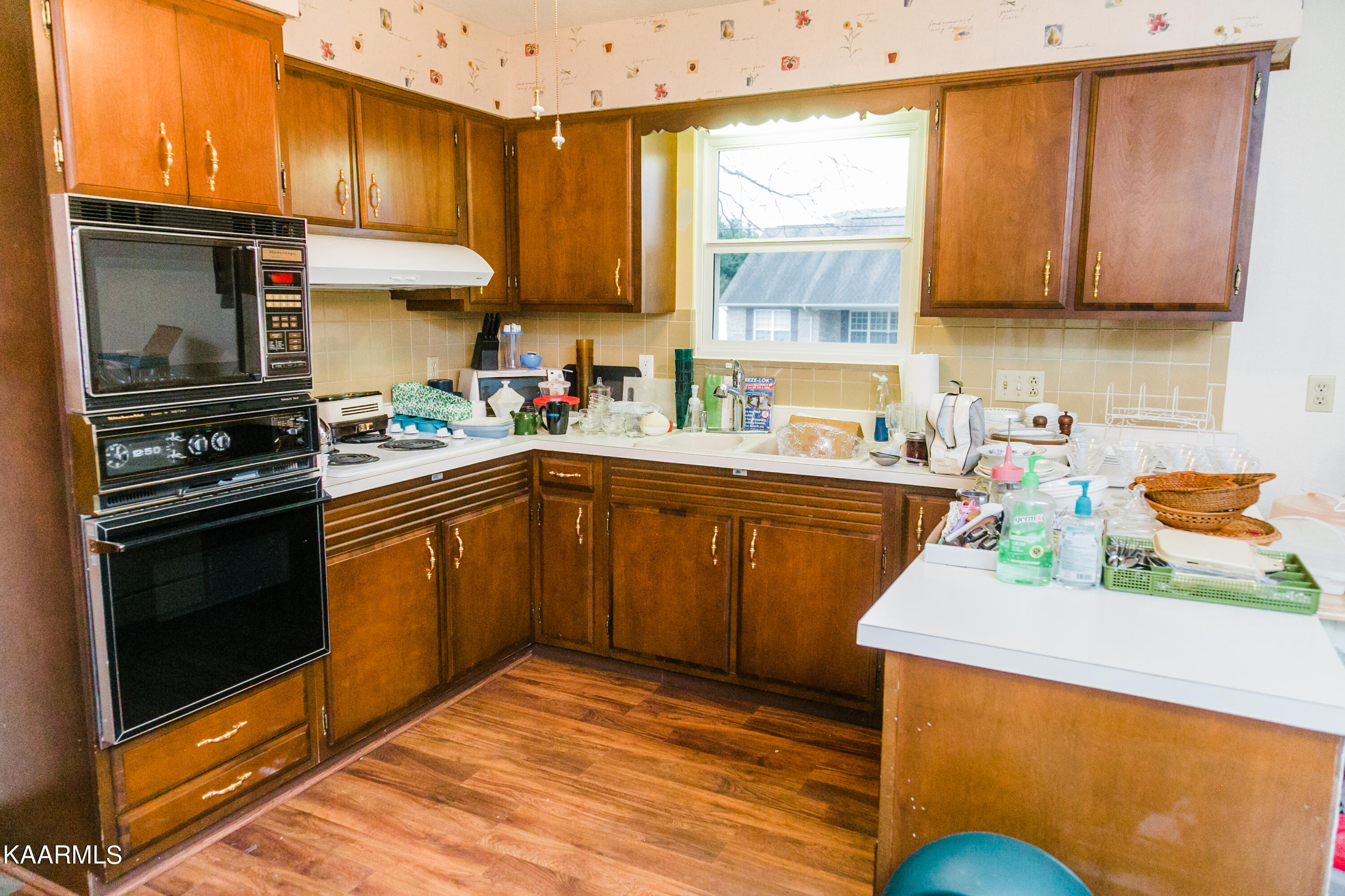937 Radnor Road Maryville, TN 37804 - Photo 8 of 33 937Radnor-kitchen
