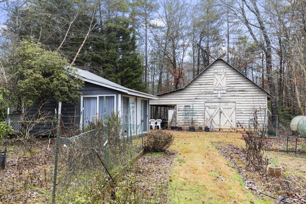 520 Land Bridge Road Mountain Rest, SC 29664 - Photo 5 of 33 Gallery Image 5