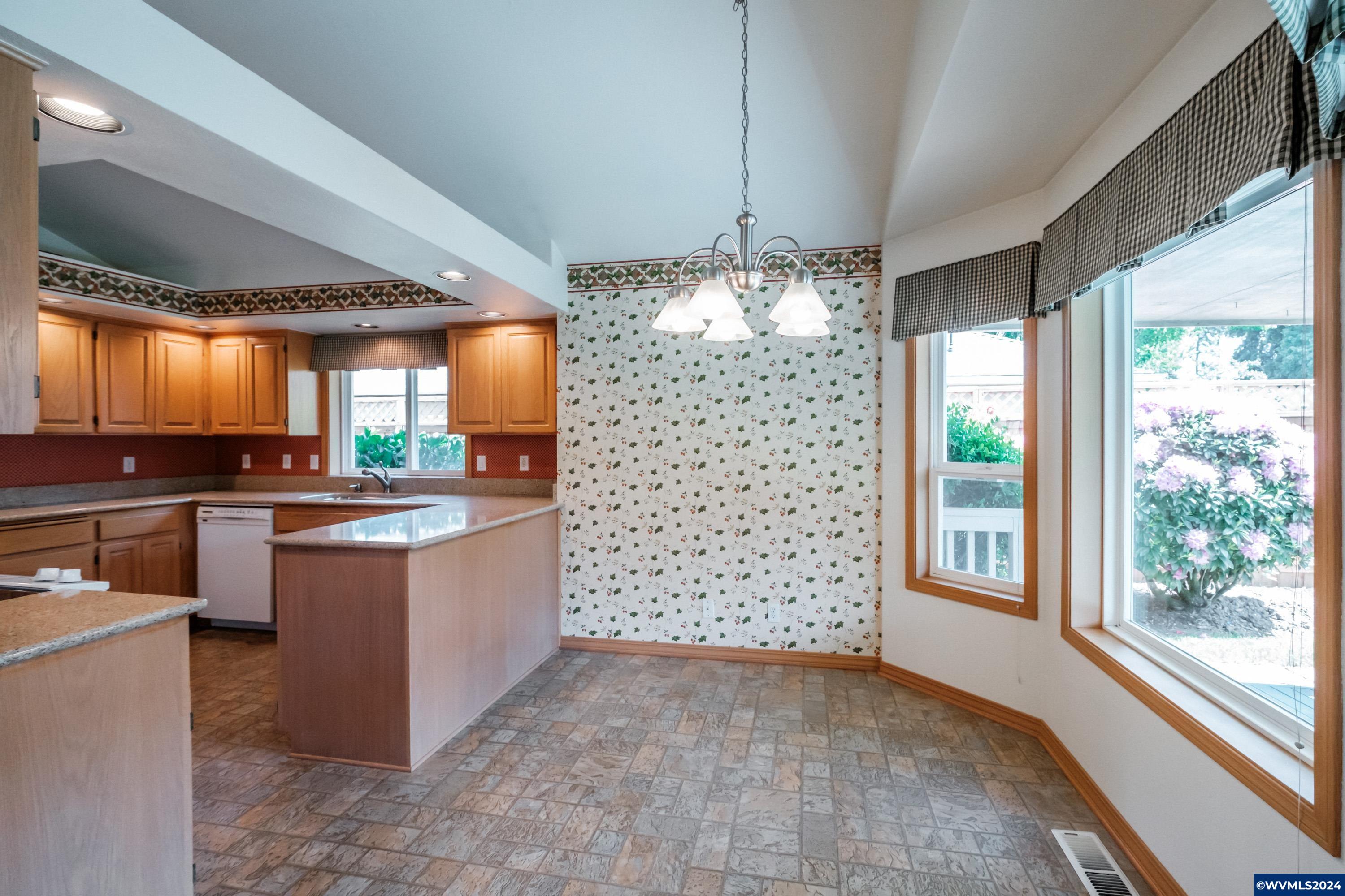 980 Ridgepoint Street Northeast Keizer, OR 97303 - Photo 13 of 42 Gallery Image 13