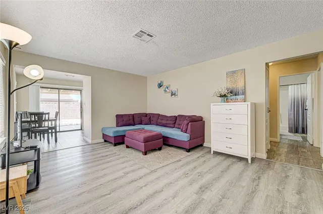 $1,600 | 4016 Calle Paula, Las Vegas, NV 89103