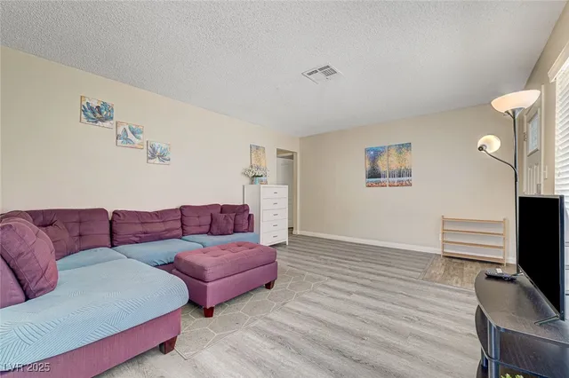 $1,600 | 4016 Calle Paula, Las Vegas, NV 89103