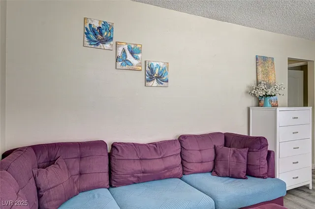 $1,600 | 4016 Calle Paula, Las Vegas, NV 89103