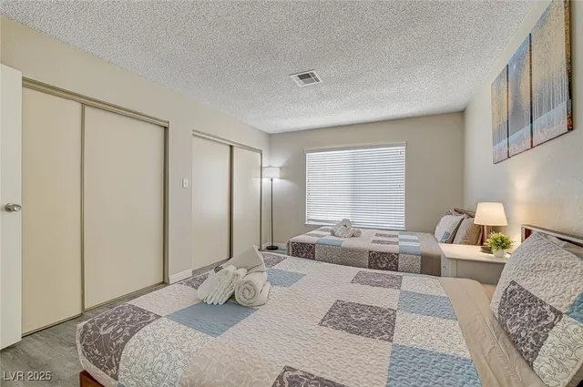 $1,600 | 4016 Calle Paula, Las Vegas, NV 89103