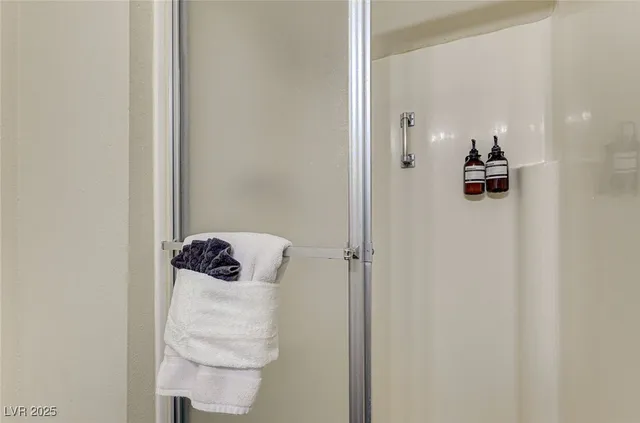 $1,600 | 4016 Calle Paula, Las Vegas, NV 89103