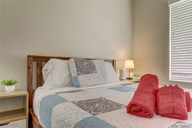 $1,600 | 4016 Calle Paula, Las Vegas, NV 89103