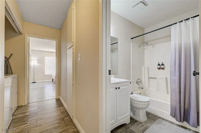 $1,600 | 4016 Calle Paula, Las Vegas, NV 89103