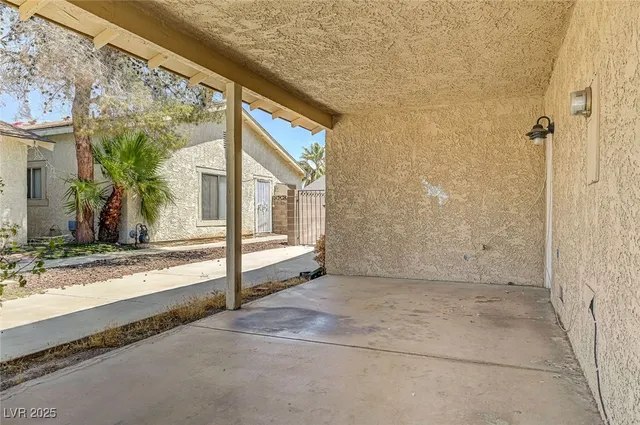 $1,600 | 4016 Calle Paula, Las Vegas, NV 89103