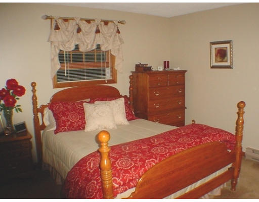22 Bigelow Road Webster, MA 01570 - Photo 7 of 28 Gallery Image 7
