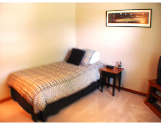 22 Bigelow Road Webster, MA 01570 - Photo 10 of 28 Gallery Image 10