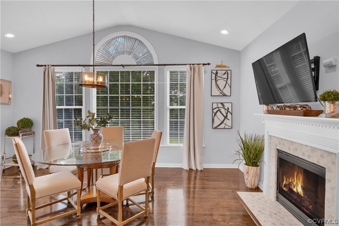 6418 Rivershook Terrace Moseley, VA 23120 - Photo 21 of 44 a view of a livingroom with furniture window and outside view