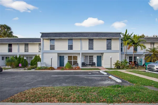 $363,000 | 3331 Farragut Street, Unit 8D, Hollywood, FL 33021