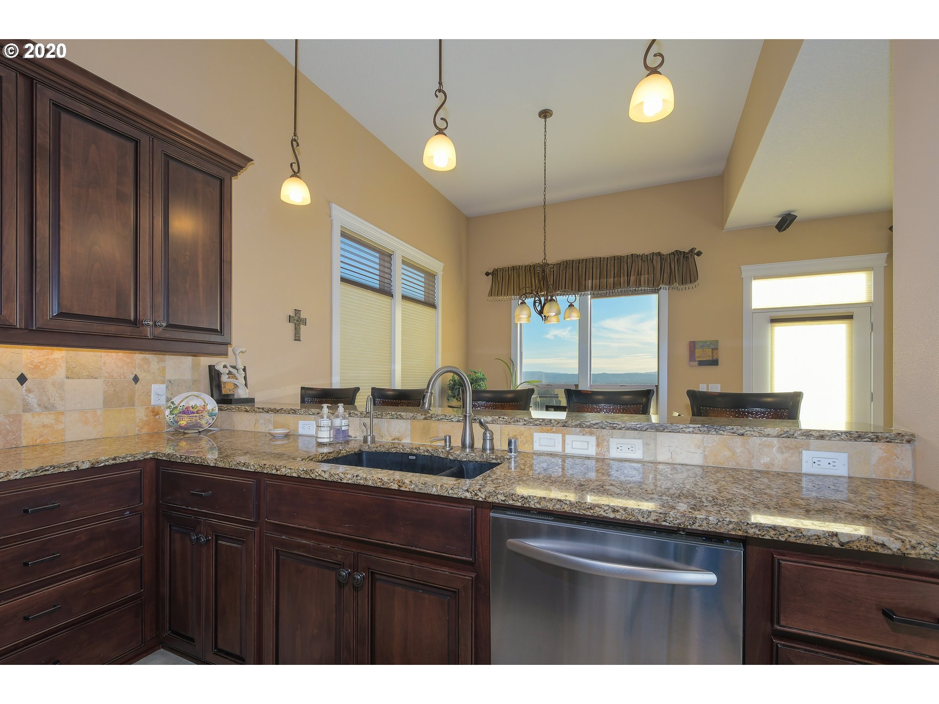 929 North 11th Place Ridgefield, WA 98642 - Photo 11 of 32