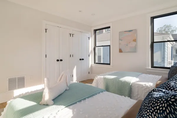 $2,400,000 | 133 Fayerweather Street, Unit 133, Cambridge, MA 02138