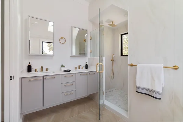 $2,400,000 | 133 Fayerweather Street, Unit 133, Cambridge, MA 02138