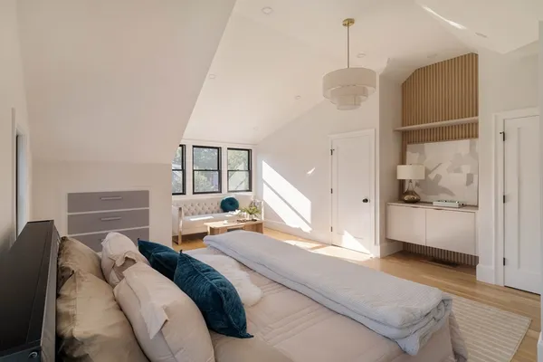 $2,400,000 | 133 Fayerweather Street, Unit 133, Cambridge, MA 02138