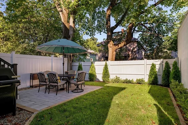 $2,400,000 | 133 Fayerweather Street, Unit 133, Cambridge, MA 02138