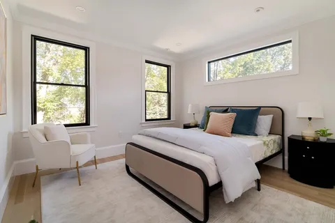 $2,400,000 | 133 Fayerweather Street, Unit 133, Cambridge, MA 02138