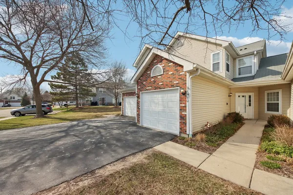 $294,000 | 1410 Essex Street, Algonquin, IL 60102