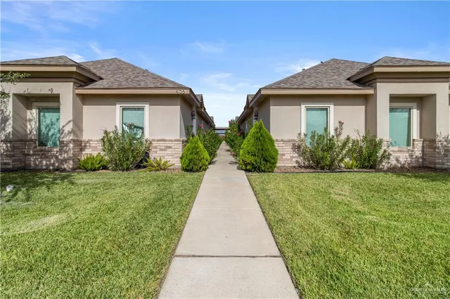 $1,000 | 406 Peabody Avenue, Unit 3, Edinburg, TX 78539