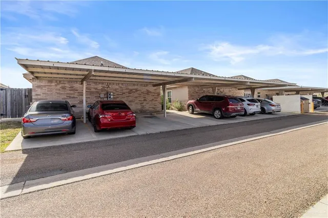 $1,000 | 406 Peabody Avenue, Unit 3, Edinburg, TX 78539