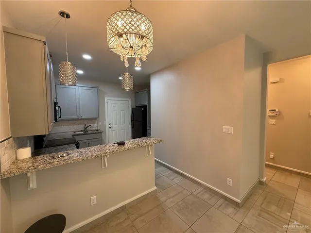 $1,000 | 406 Peabody Avenue, Unit 3, Edinburg, TX 78539