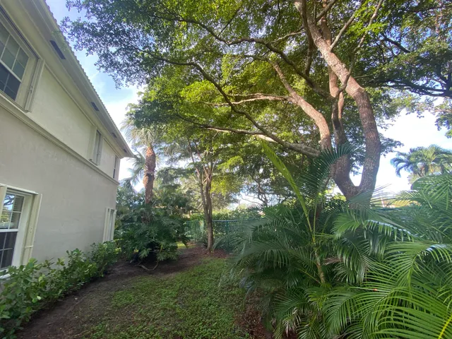 $3,700 | 4456 Regal Court, Delray Beach, FL 33445