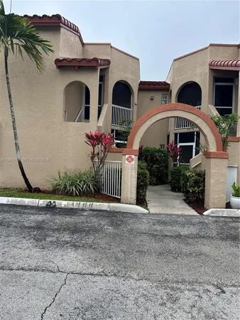 $2,400 | 8657 Southwest 5th Street, Unit 205, Pembroke Pines, FL 33025